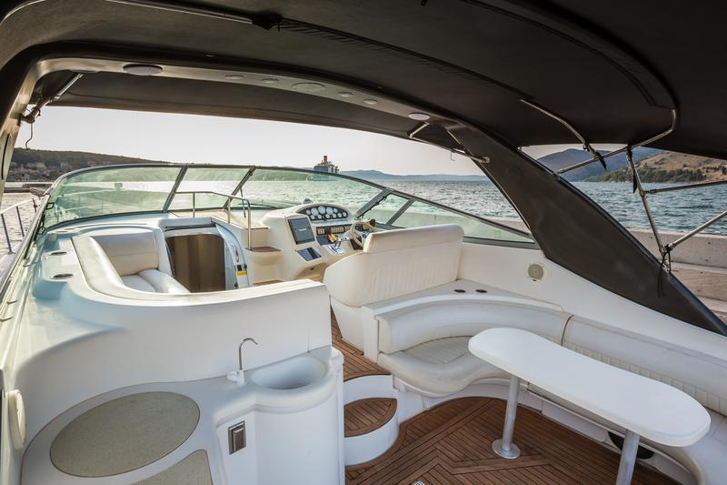 Book yachts online - motorboat - Cruisers 44 - GAP'S - rent