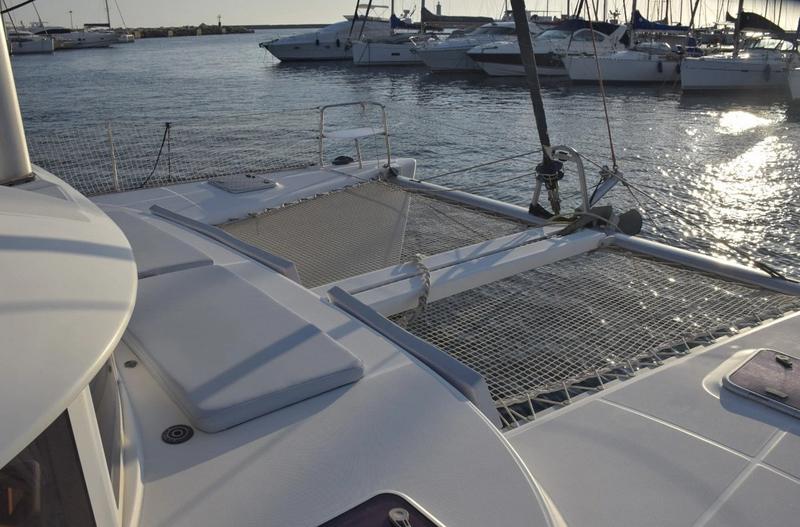 Book yachts online - catamaran - Lagoon 380 - Giulia - rent