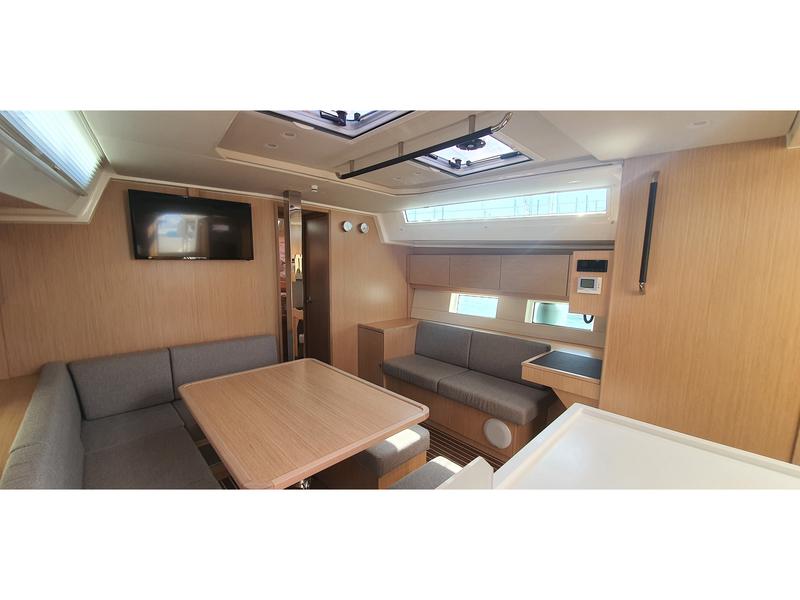 Book yachts online - sailboat - Bavaria C45 Style - Whisper - rent