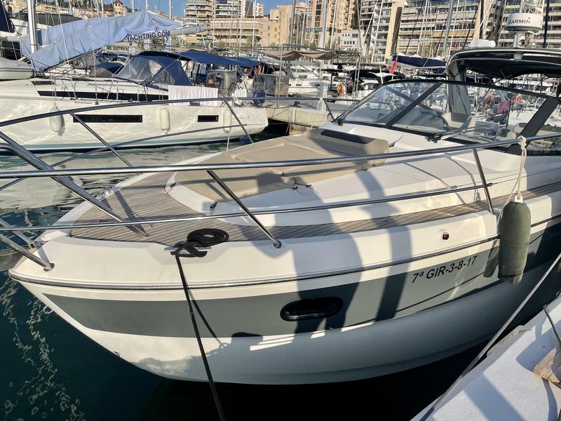 Book yachts online - motorboat - Bavaria Sport 330 Open - Sunrise I - rent