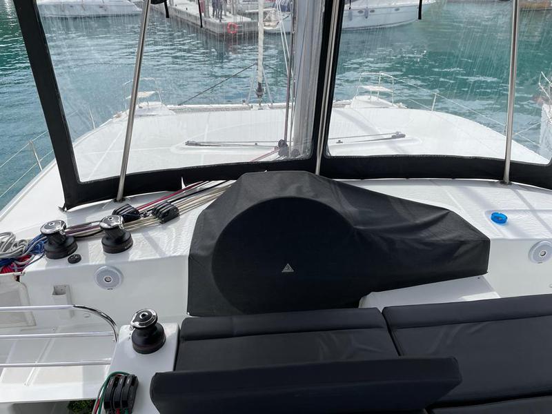 Book yachts online - catamaran - Lagoon 46 - Latria - rent