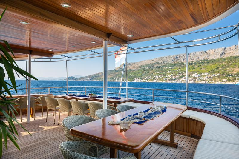 Book yachts online - motorboat - Motoryacht - Amalia - rent