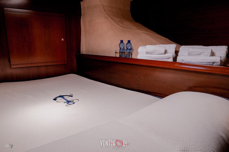 Book yachts online - catamaran - Belize 43 - Marina Piccola - rent
