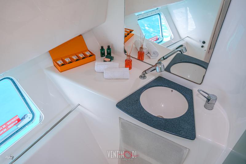 Book yachts online - catamaran - Belize 43 - Marina Piccola - rent