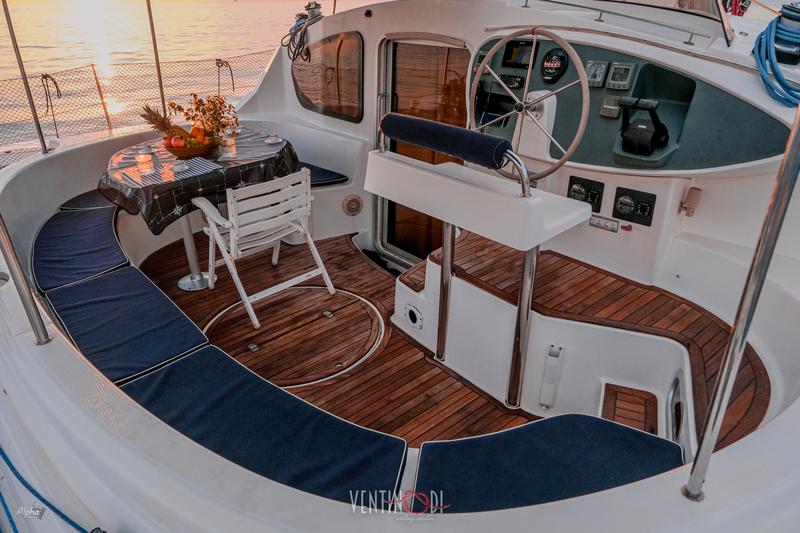 Book yachts online - catamaran - Belize 43 - Marina Piccola - rent