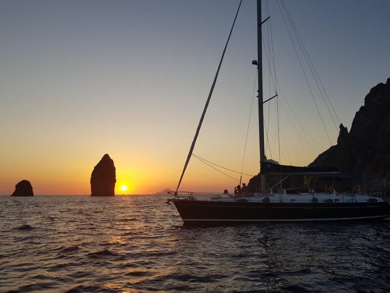 Book yachts online - sailboat - Beneteau 50 - MIKY - rent