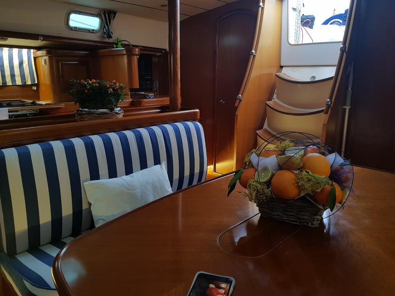 Book yachts online - sailboat - Beneteau 50 - MIKY - rent