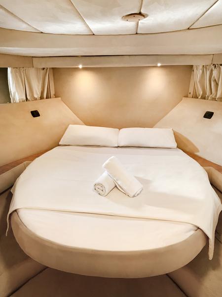 Book yachts online - motorboat - Posillipo Martinica 42 TS - Dim - rent