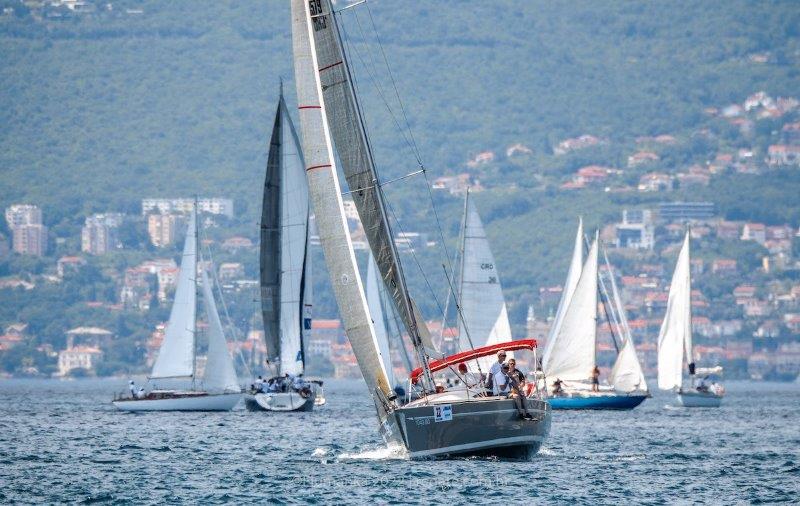 Book yachts online - sailboat - Elan 340 - Golf - rent