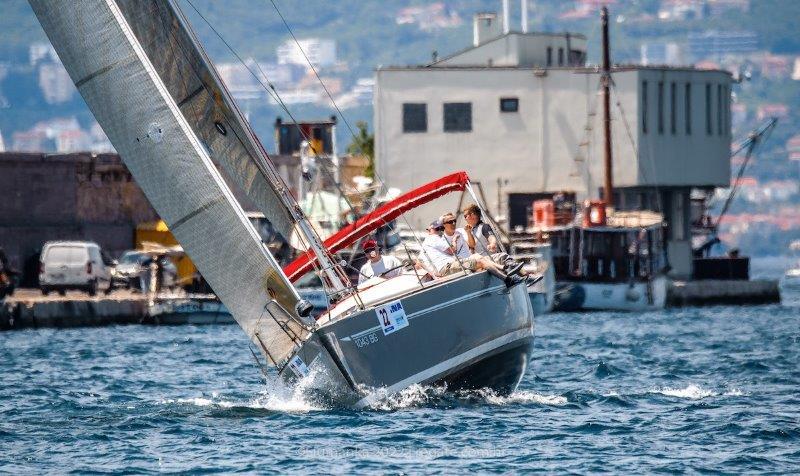 Book yachts online - sailboat - Elan 340 - Golf - rent
