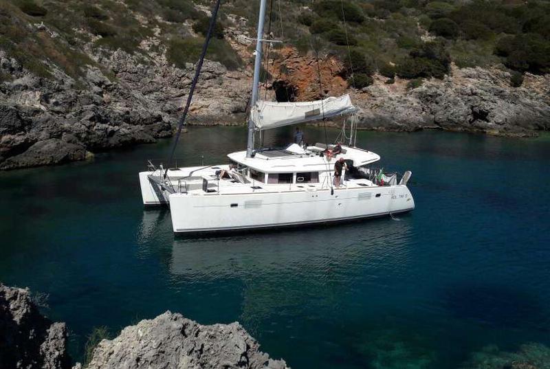 Book yachts online - catamaran - Lagoon 450 - Opera Prima - rent