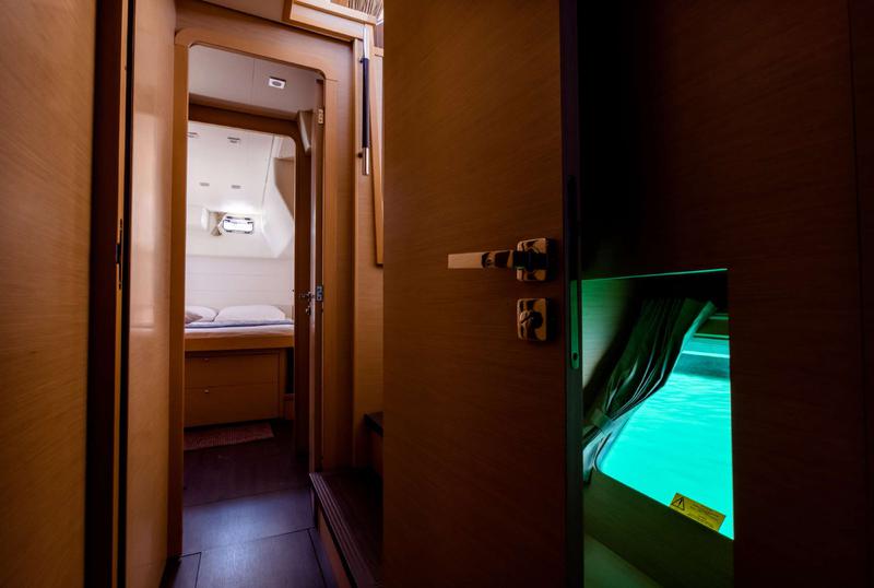 Book yachts online - catamaran - Lagoon 450 - Opera Prima - rent