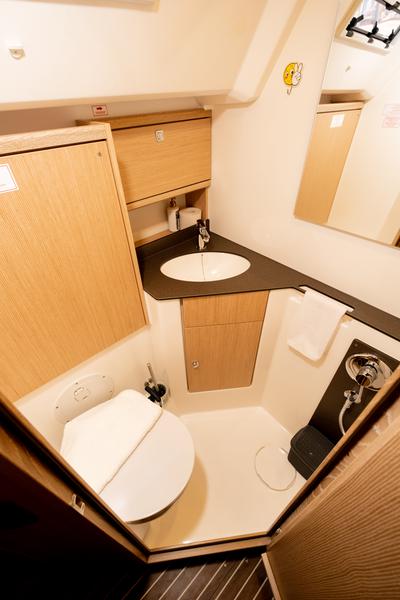 Book yachts online - sailboat - Bavaria Cruiser 46 - Afalina - rent