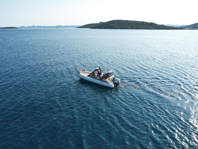 Book yachts online - motorboat - Shark BF 23 Sport - Shark - rent