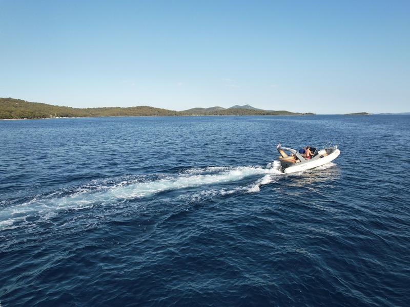 Book yachts online - motorboat - Shark BF 23 Sport - Shark - rent