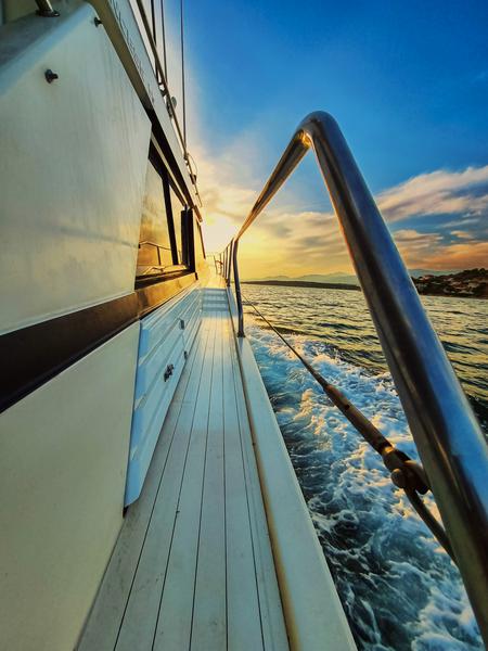 Book yachts online - motorboat - Princess F55 - Mirage - rent