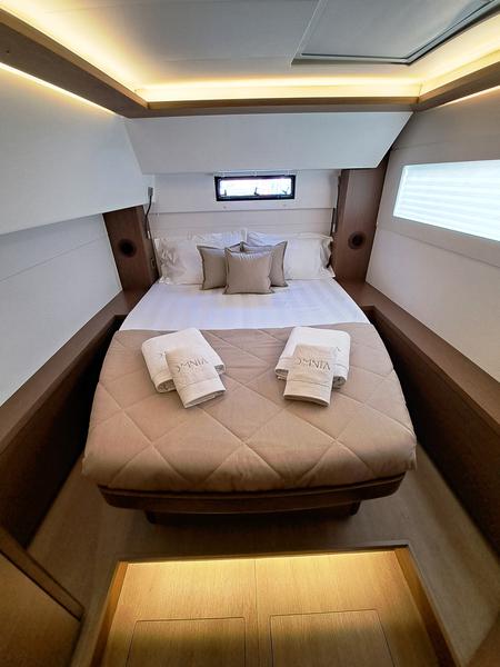 Book yachts online - catamaran - Lagoon 46 - OMNIA  - rent