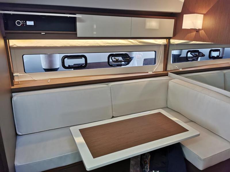 Book yachts online - motorboat - Leader 40 - Leader - rent