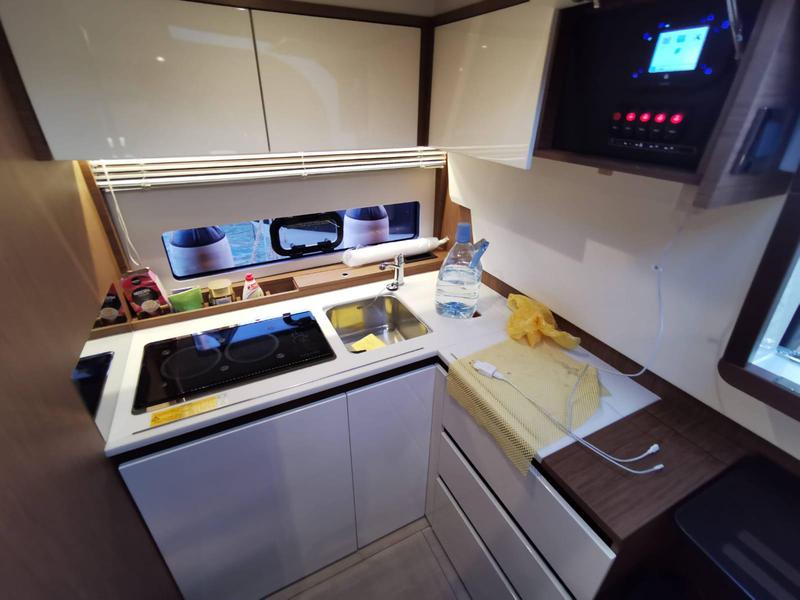 Book yachts online - motorboat - Leader 40 - Leader - rent