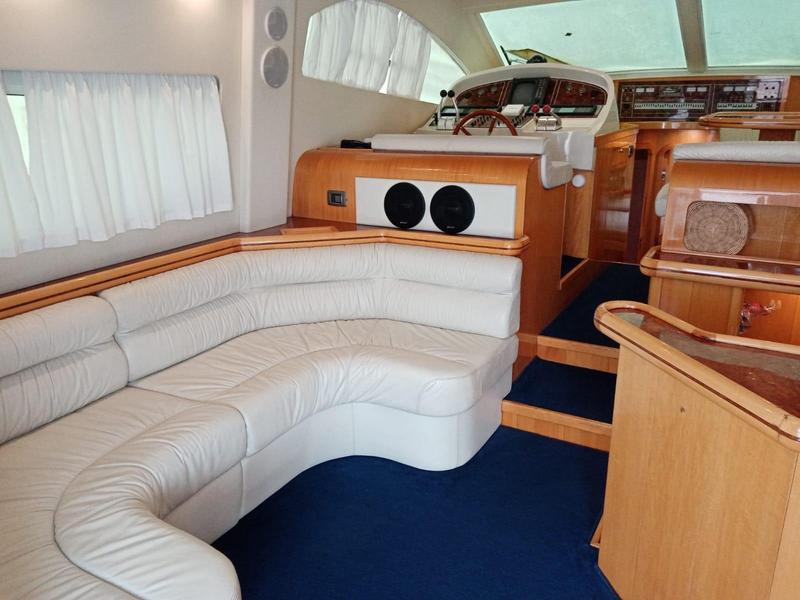 Book yachts online - motorboat - Maestrale 52 - Seafox - rent