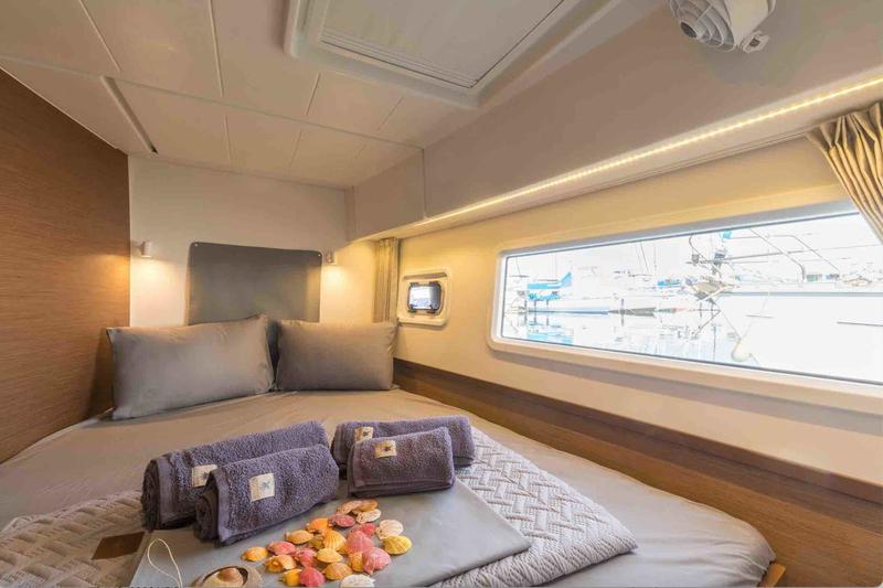 Book yachts online - catamaran - Lagoon 42 - A/C &amp; WM - Rosa Dei Venti - rent