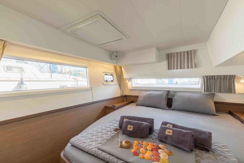 Book yachts online - catamaran - Lagoon 42 - A/C &amp; WM - Rosa Dei Venti - rent