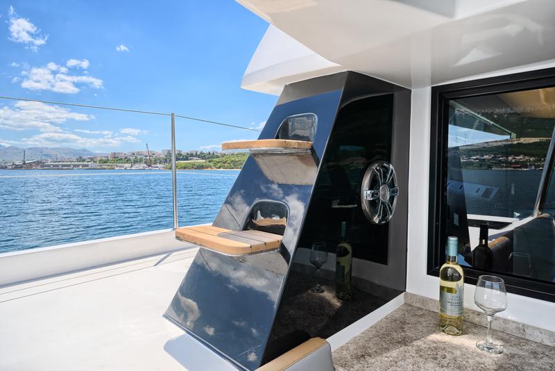 Book yachts online - catamaran - Luna 49 - Gold - rent