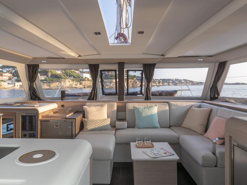 Book yachts online - catamaran - Isla 40 (A/C &amp; Watermaker &amp; Generator - 4+1 Cabins/4 Heads) - Anasa - rent