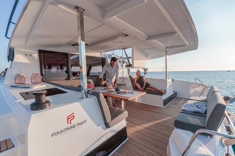 Book yachts online - catamaran - Isla 40 (A/C &amp; Watermaker &amp; Generator - 4+1 Cabins/4 Heads) - Anasa - rent