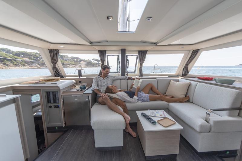 Book yachts online - catamaran - Isla 40 (A/C &amp; Watermaker &amp; Generator - 4+1 Cabins/4 Heads) - Anasa - rent