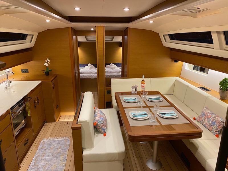 Book yachts online - sailboat - Jeanneau 54 - AEGEAN STAR - rent