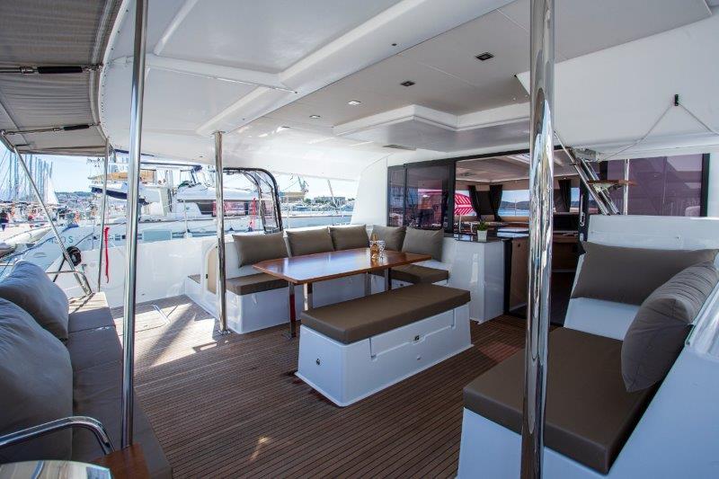 Book yachts online - catamaran - Saba 50 - Anna Isabella - rent