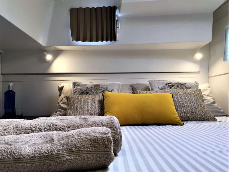 Book yachts online - catamaran - Lagoon 40 - Kat 40 - rent