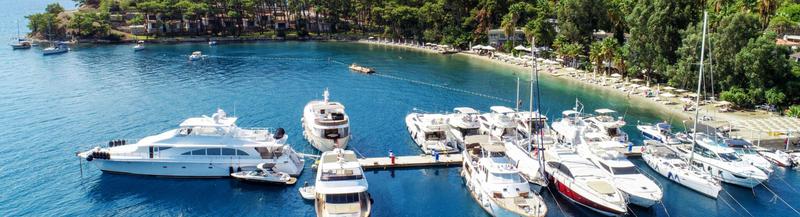 Book yachts online - catamaran - Lagoon 46 - Chica - rent