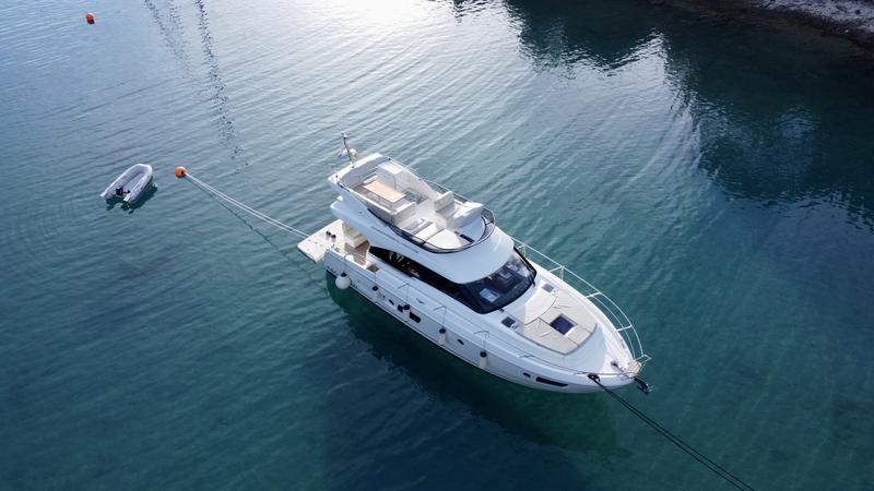 Book yachts online - motorboat - Bavaria Virtess 420 - SUNSHINE - rent