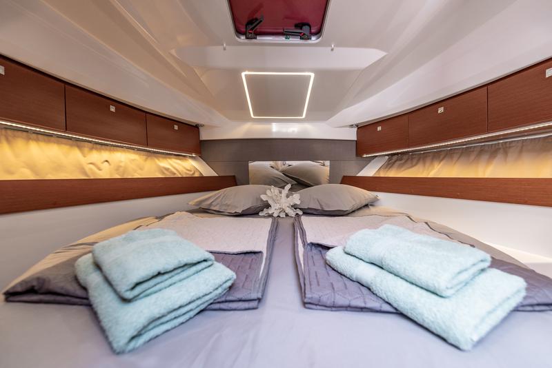 Book yachts online - motorboat - Merry Fisher 895 - Kim - rent