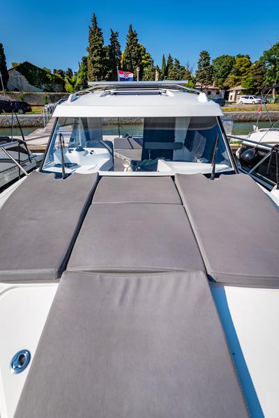 Book yachts online - motorboat - Antares 8 - Lilli - rent