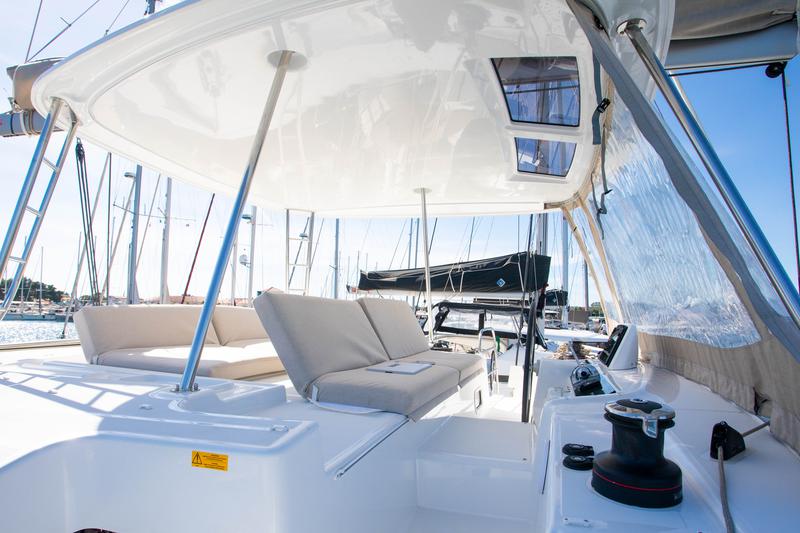 Book yachts online - catamaran - Lagoon 46 Owner Version - Unbound - rent