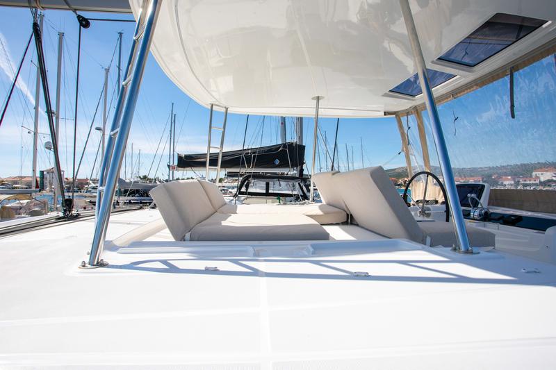 Book yachts online - catamaran - Lagoon 46 Owner Version - Unbound - rent