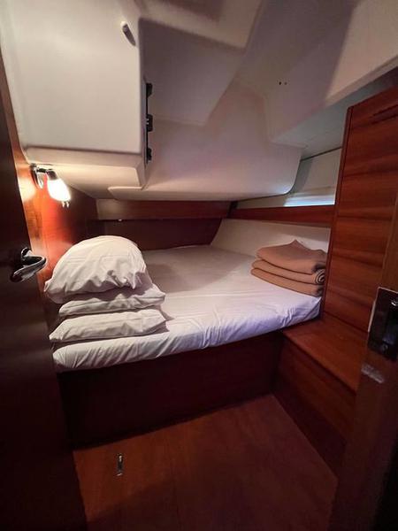 Book yachts online - sailboat - Dufour 460 Grand Large - Vera - rent