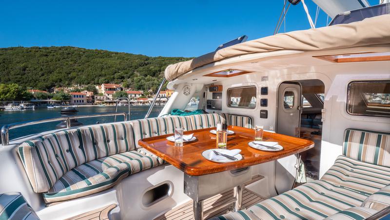 Book yachts online - sailboat - Trintella 65 Classic - MORNING CALM - rent