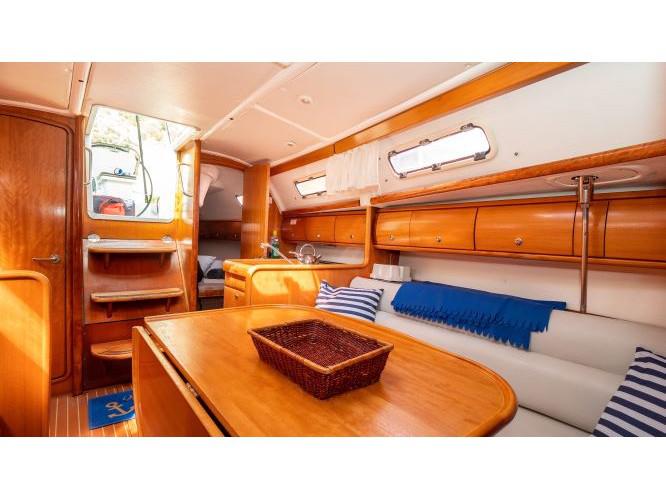 Book yachts online - sailboat - Bavaria Cruiser 32 - LILA - rent