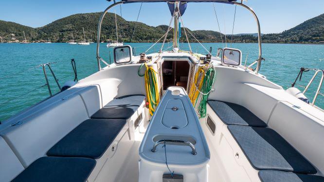 Book yachts online - sailboat - Beneteau 43 - ROUALEYN - rent