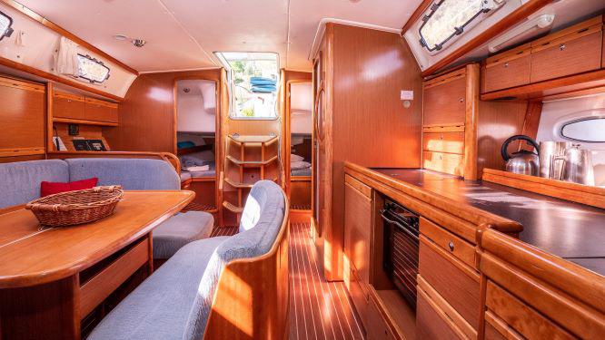 Book yachts online - sailboat - Bavaria Cruiser 40 - BUNNY GIRL - rent