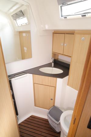 Book yachts online - sailboat - Bavaria Cruiser 45 - BUNTY - rent