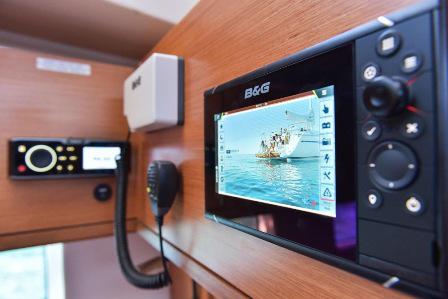 Book yachts online - sailboat - Bavaria C45 Holiday - ARTEMIS - rent