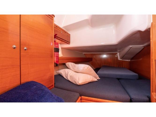 Book yachts online - sailboat - Bavaria Cruiser 39 - IONA - rent