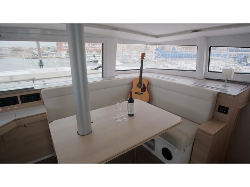 Book yachts online - catamaran - Bali 4.5 Open Space - Albert - rent