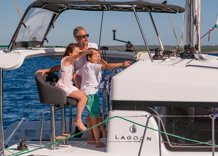 Book yachts online - catamaran - Lagoon 40 - Thor - rent