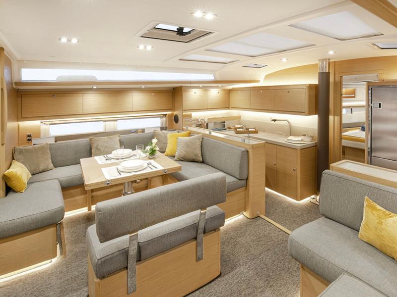 Book yachts online - sailboat - Dufour 530 - Refos - rent